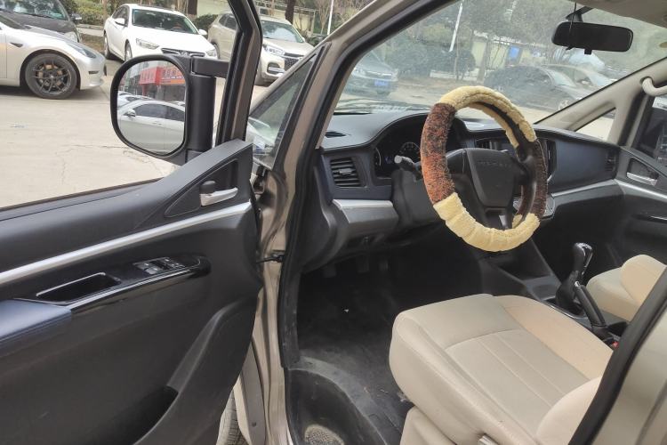 Used FORTHING Lingzhi 2023 M5L 1.6L Base Model 7 Seats
