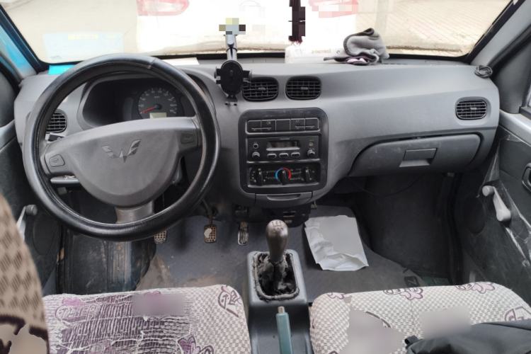 Used Wuling Zhiguang 2010 1.0L New Version Practical Short-Body L2Y