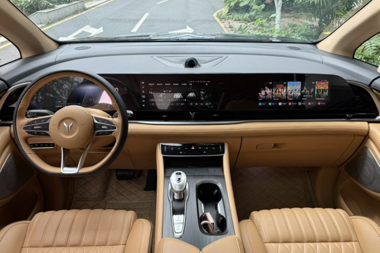 Used VOYAH Dream 2024 PHEV Ultra-Long Range Flagship Edition Interior 5