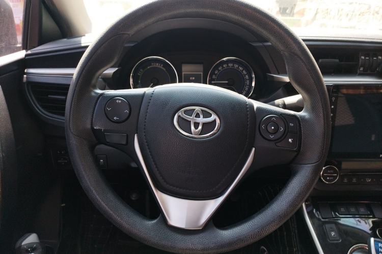 Used Toyota Levin 2016 Dual-Engine 1.8H GS E-CVT Elite Model with Sunroof Steering Wheel