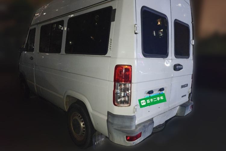 Used Iveco Power Daily 2017 2.5T Classic A32 Mid-Roof 6-7 Seater Bus 47Z5
