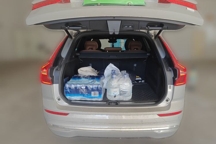 Used Volvo XC60 New Energy 2024 T8 Plug-in Hybrid Long-Range All-Wheel Drive Smart Luxury Edition Trunk