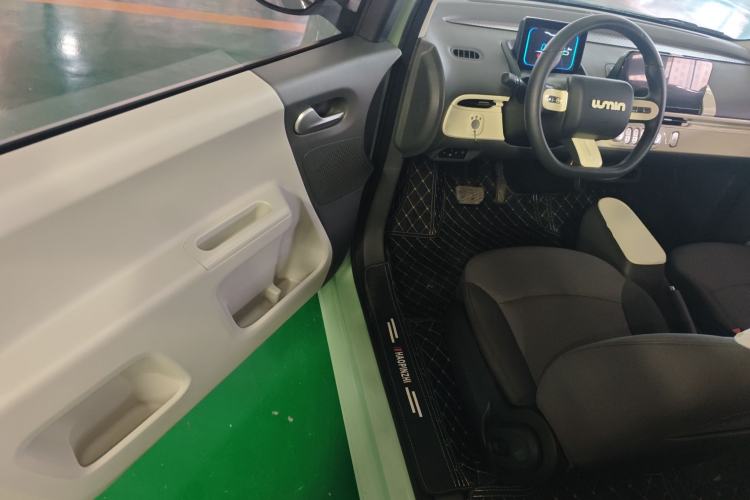 Used CHANGAN NEVO Lumin 2022 155 km – Refreshingly Sweet Edition Driver Seat