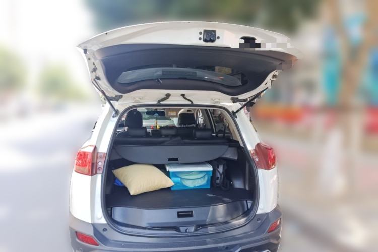 Used Toyota RAV4 2015 2.0L CVT Two-Wheel Drive Fashion Edition
