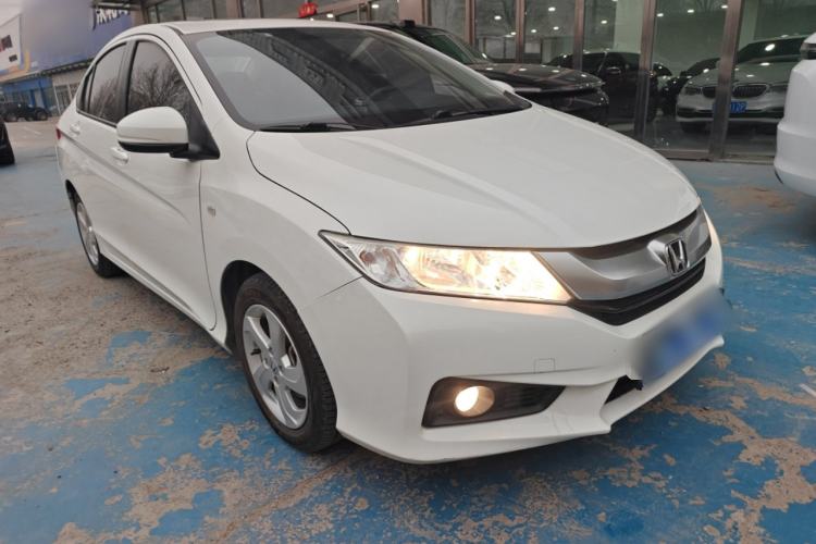 Used Honda City 2015 1.5L CVT Luxury Edition Front Right 45 Deg