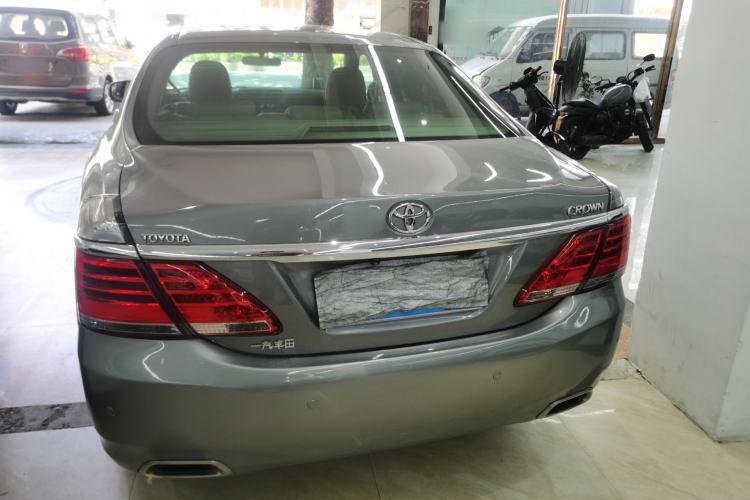 Used Toyota Crown 2012 2.5L Royal Leather Edition
