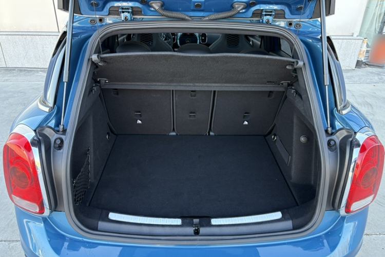 Used MINI Countryman 2018 1.5T COOPER ALL4 Racing Driver Trunk