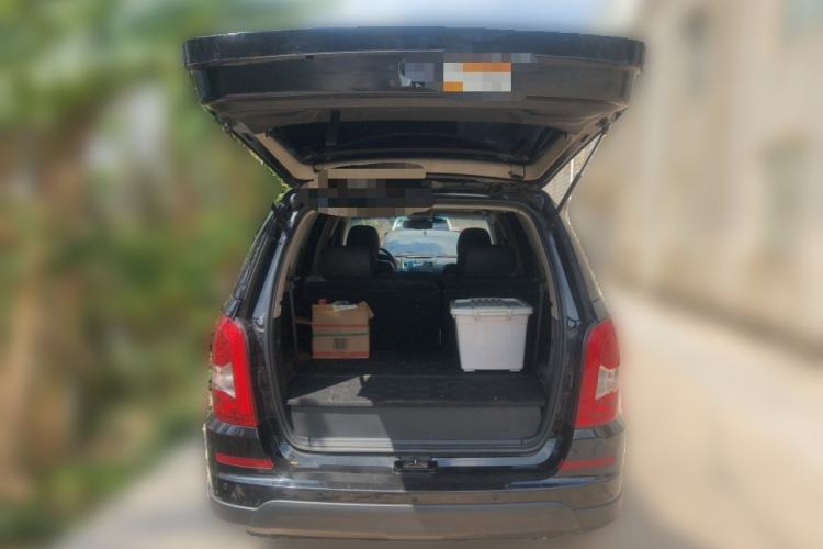 Used SsangYong Rexton W 2014 2.0T Four-Wheel Drive Luxury Navigation Version with 7 Seats Trunk