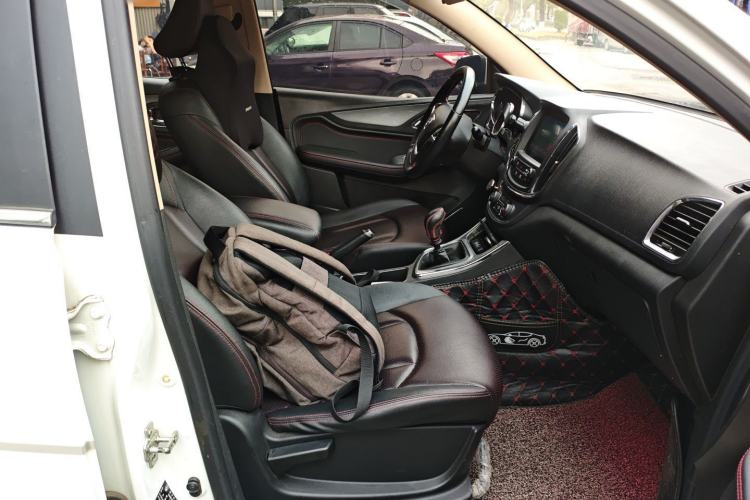 Used Baojun 560 2016 1.5T Manual Luxury Model
