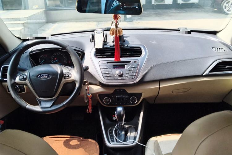 Used Ford Escort 2015 1.5L Automatic Fashion Model
