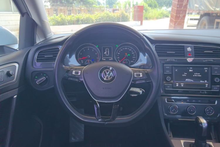 Used Volkswagen Golf 2018 230TSI Automatic Comfort Model
