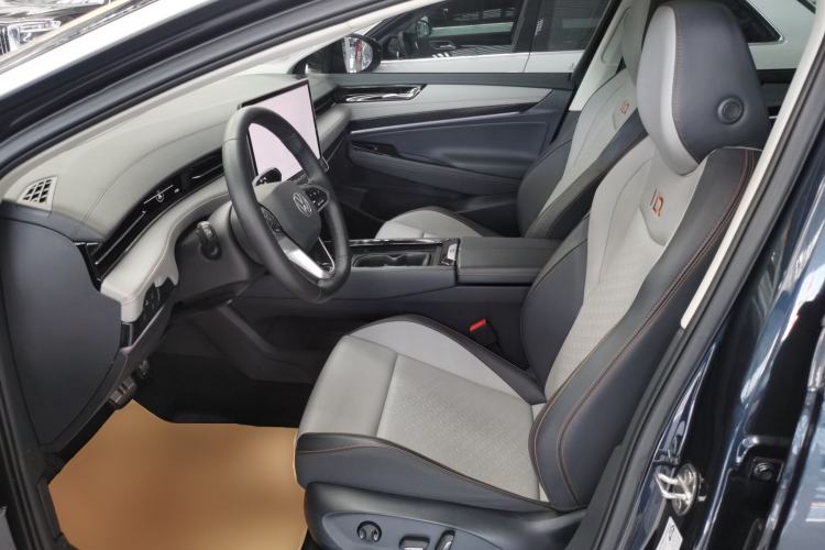 Used Volkswagen ID.7 VIZZION 2024 AIR model
