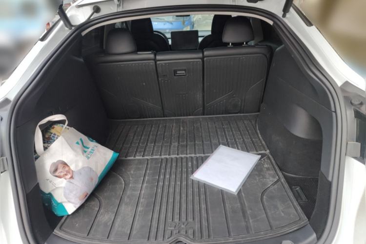 Used Tesla Model Y 2023 Long-Range All-Wheel-Drive Version