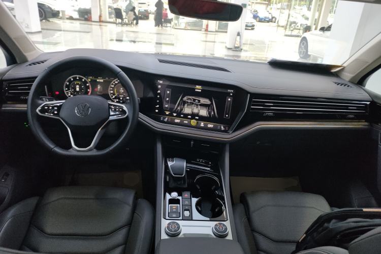 Used Volkswagen Touareg 2022 3.0 TSI Luxury Edition Black Diamond Sport Package