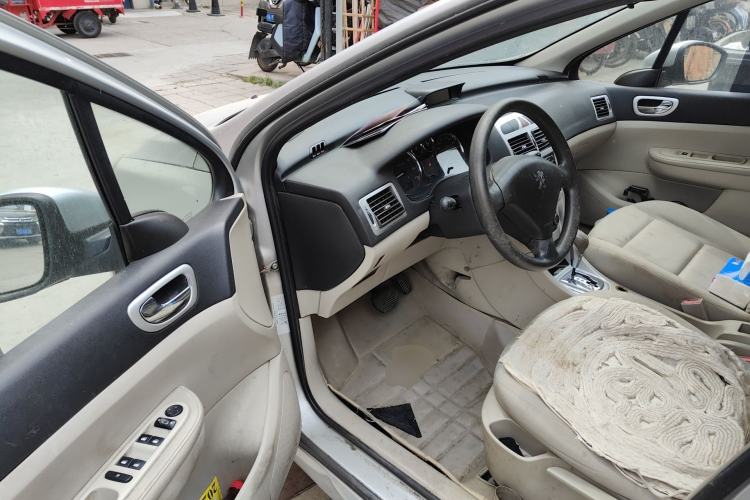 Used Peugeot 307 2013 Hatchback 1.6L Automatic Comfort Edition Driver Seat