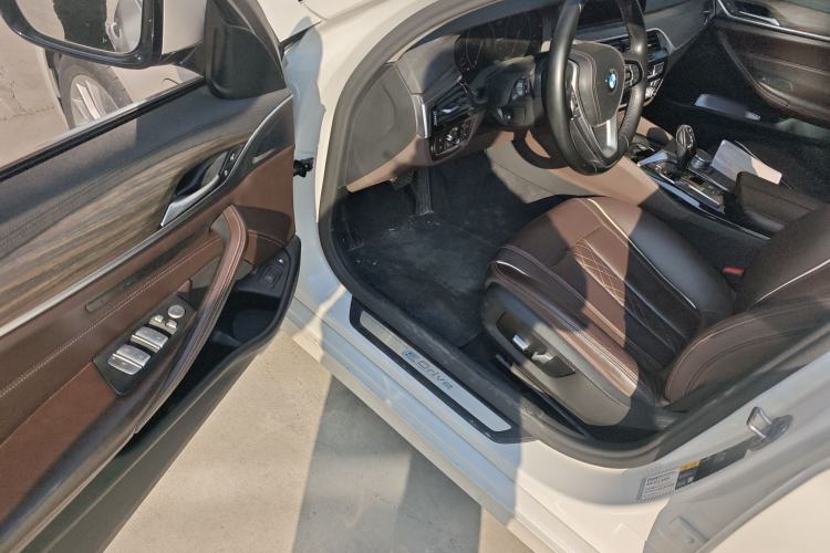 Used BMW 5 Series New Energy 2019 530Le Luxury Package
