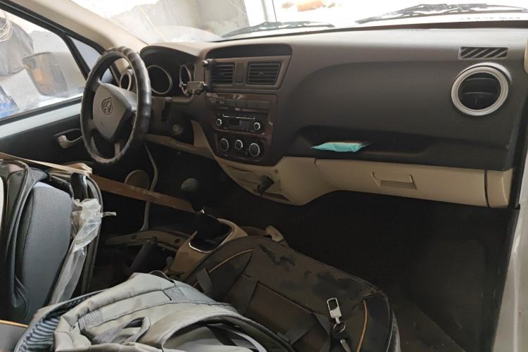 Used CHANGAN KAICHENG Ruixing M80 2019 1.5L Comfort Version 2-Seater Single-Steaming Air-Conditioned China VI Standard Flat Roof Side-Hinged Doors – DAM15KR Center Console