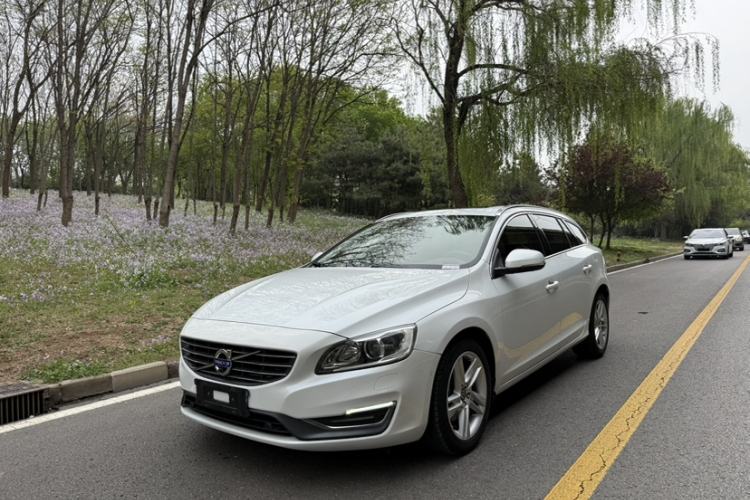 Used Volvo V60 2015 T5 Zhiya Edition