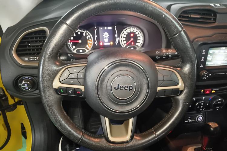 Used Jeep Renegade 2017 180T Automatic Jingneng Edition Steering Wheel