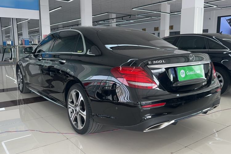 Used Mercedes-Benz E-Class 2016 E 300 L Sporty and Stylish Model
