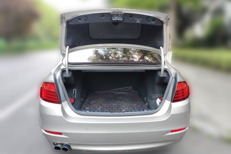 Used BMW 5 Series 2013 530Li Leading Model Trunk