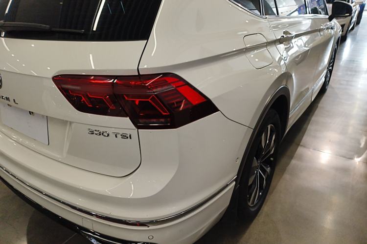 Used Volkswagen Tiguan L 2022 330TSI Automatic Two-Wheel Drive R-Line Enhanced Edition
