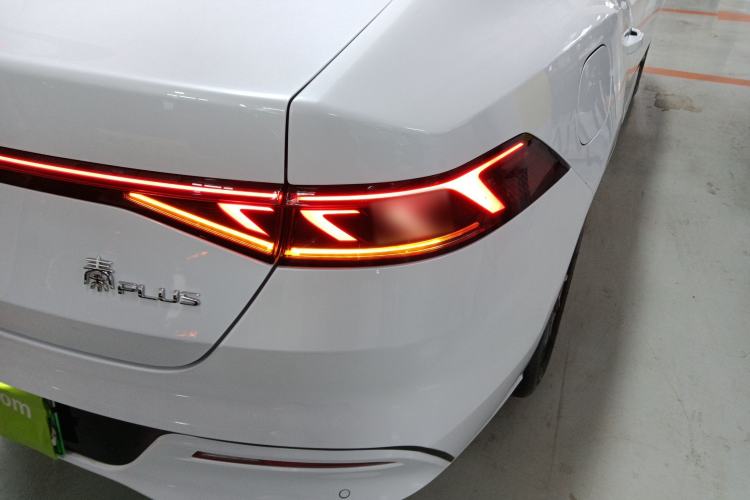 Used BYD Qin PLUS 2024 HONOR Edition DM-i 55KM Leading Model Right Rear Taillight