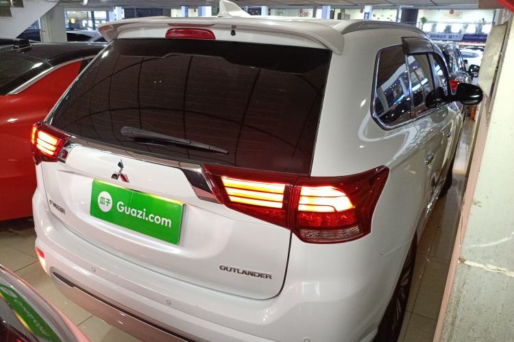 Used Mitsubishi Outlander 2021 2.4L 4x4 Zhi Xiang Edition 7 Seats
