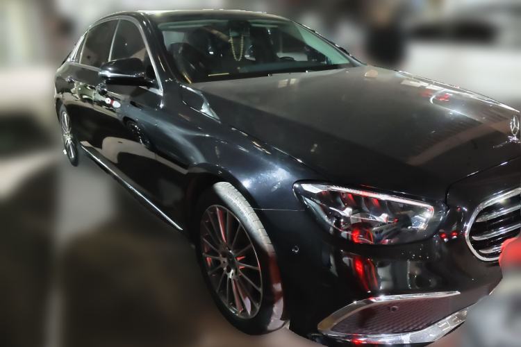 Used Mercedes-Benz E-Class 2023 E 260 L Front Right 45 Deg