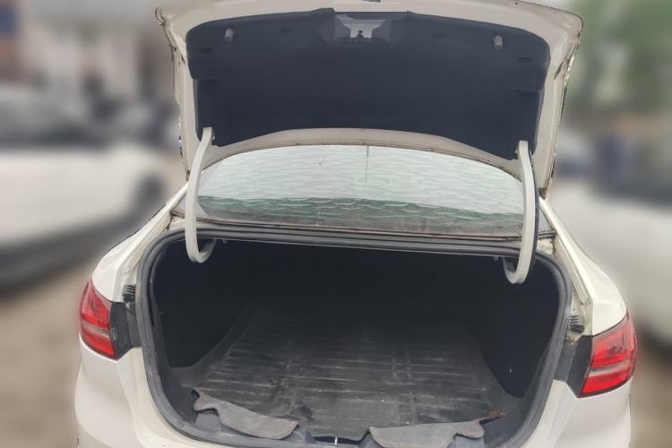 Used Ford Escort 2015 1.5L Automatic Fashion Model Trunk