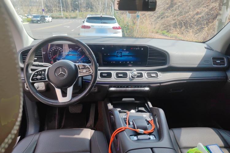 Used Mercedes-Benz GLE 2020 GLE 450 4MATIC Stylish Model Center Console