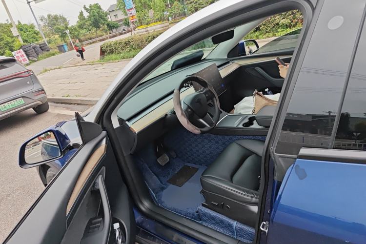 Used Tesla Model Y 2021 Long-Range All-Wheel-Drive Version Driver Seat