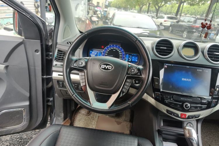 Used BYD S7 2015 2.0T Automatic Prestige Model
