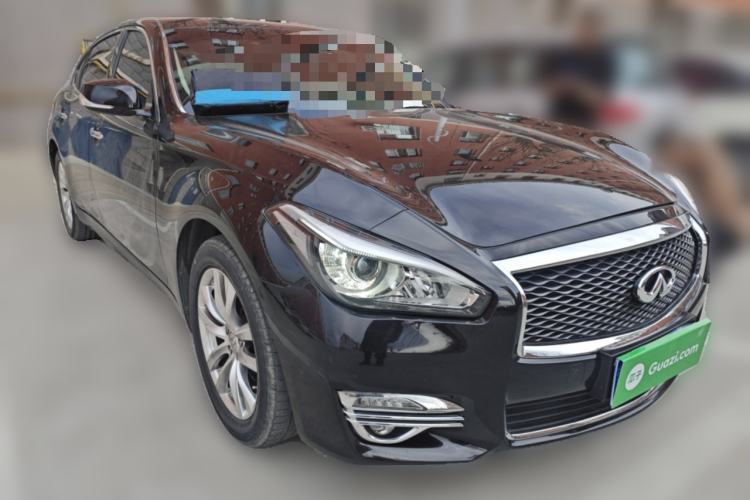 Used Infiniti Q70 2017 Q70L 2.5L Elite Edition Front Right 45 Deg