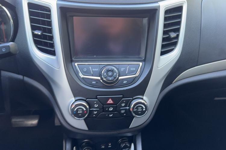 Used Changan CS35 2015 1.6L Automatic Luxury Model China IV Standard
