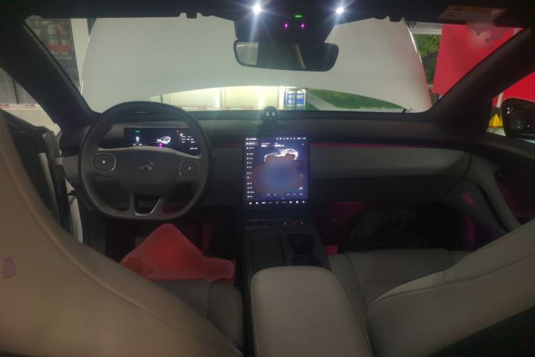 Used Nio ET5T 2023 75 kWh Touring Center Console