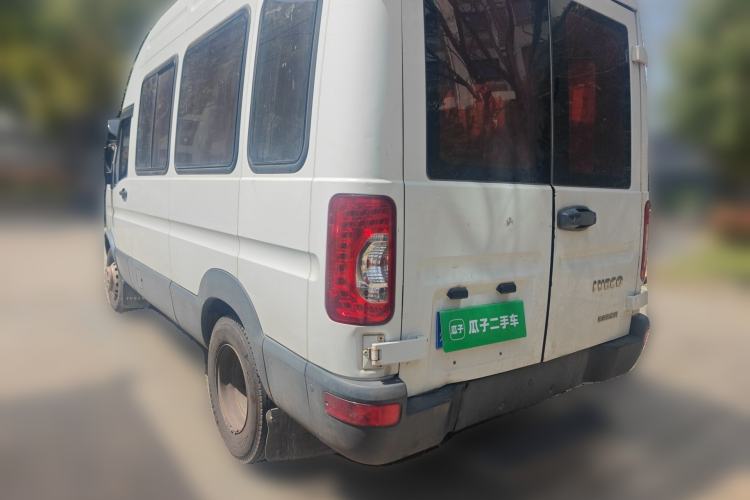 Used Iveco Power Daily 2017 2.5T Deluxe A37 High-Roof 6-7 Seater Bus 47Z5