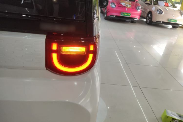 Used Chery QQ Ice Cream 2022 170km Sundae Phosphate Lithium-Ion Right Rear Taillight