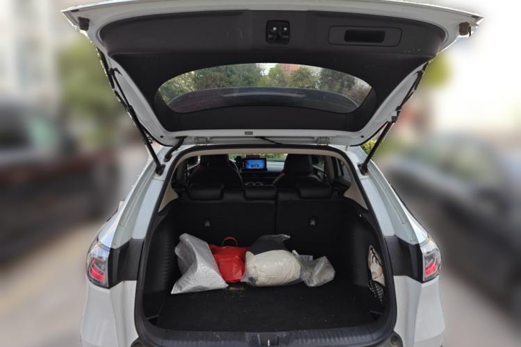 Used Honda HR-V 2023 2.0L eHEV Dynamic Speed Version Trunk