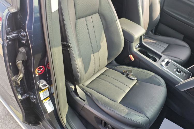 Used Land Rover Discovery Sport 2017 2.0T SE
