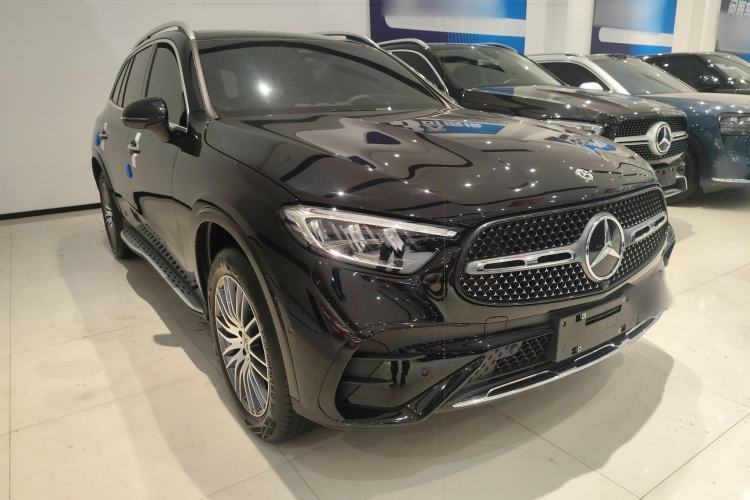 Used Mercedes-Benz GLC 2025 Refreshed GLC 300 L 4MATIC Dynamic Version 5 Seats Front Right 45 Deg