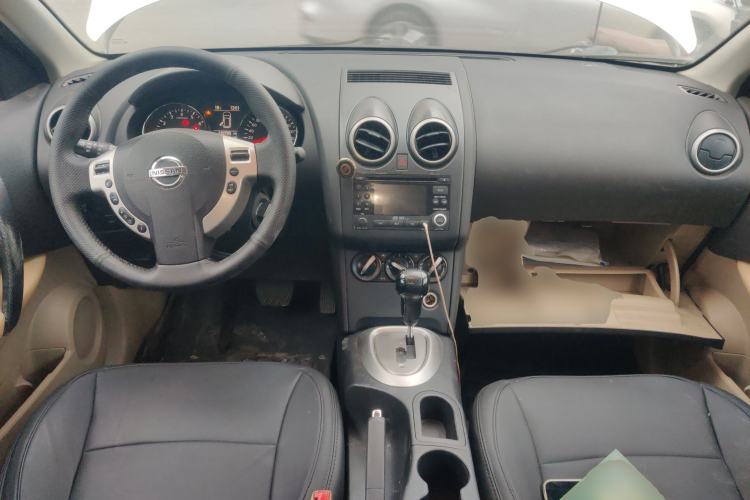 Used Nissan Qashqai 2012 2.0 XL Fire CVT 2WD Center Console