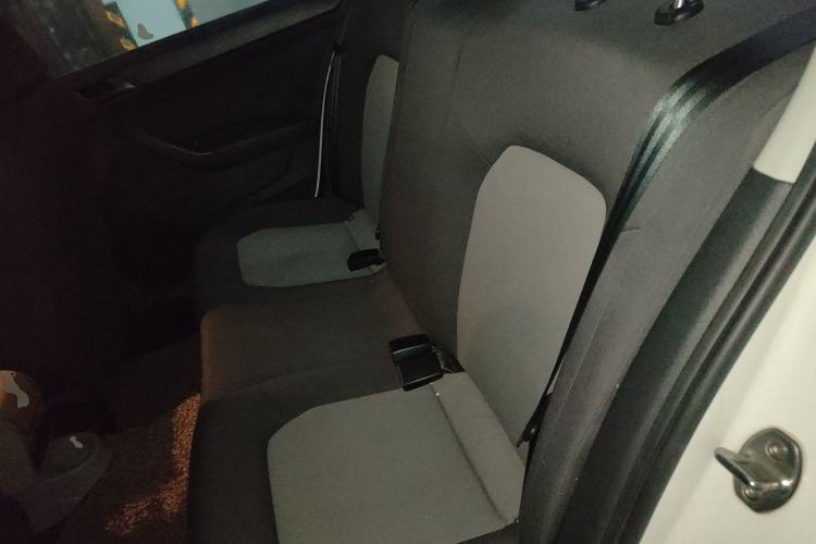 Used Skoda Rapid 2016 1.6L Manual Front-Wheel-Drive Version