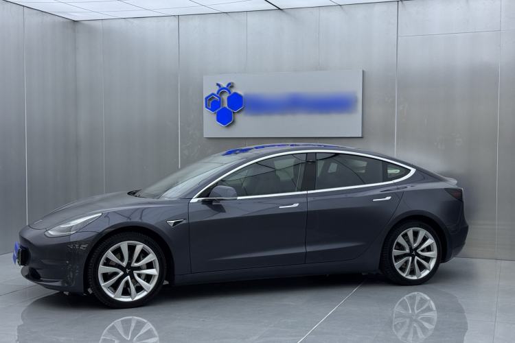 Used Tesla Model 3 2019 Long-Range All-Wheel-Drive Version
