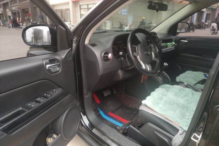 Used Jeep Compass 2014 2.4L four-wheel drive sport version
