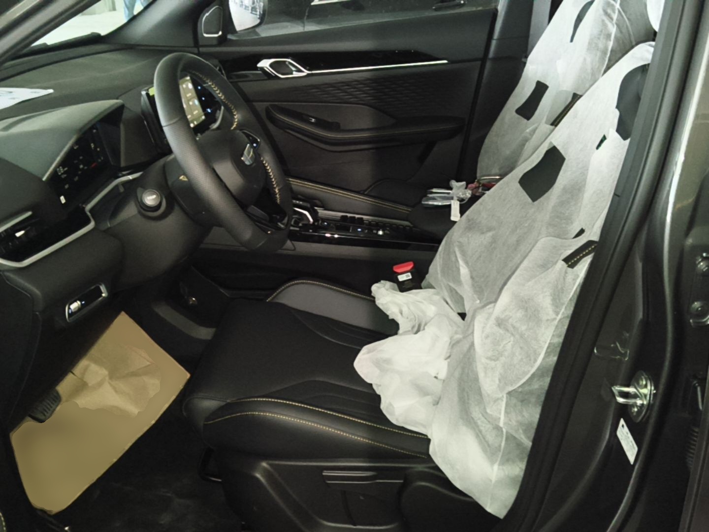 Geely Auto Coolray 2025 Bin Yue L 1.5TD DCT Beyond Edition — снимка 17