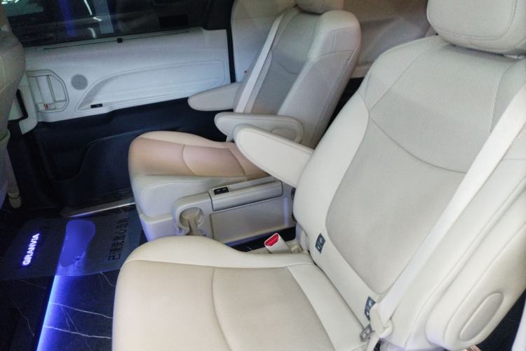 Used Toyota Granvia 2022 2.5L Hybrid Premium Edition Left Rear Seat