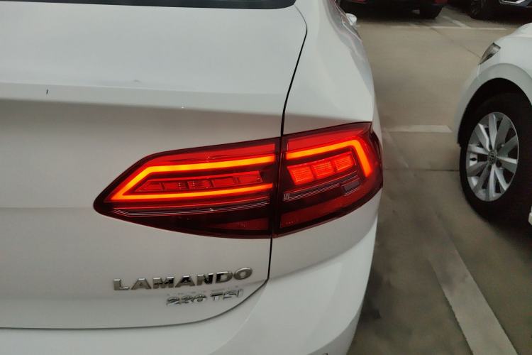 Used Volkswagen Lamando 2021 230TSI DSG Fashion Edition
