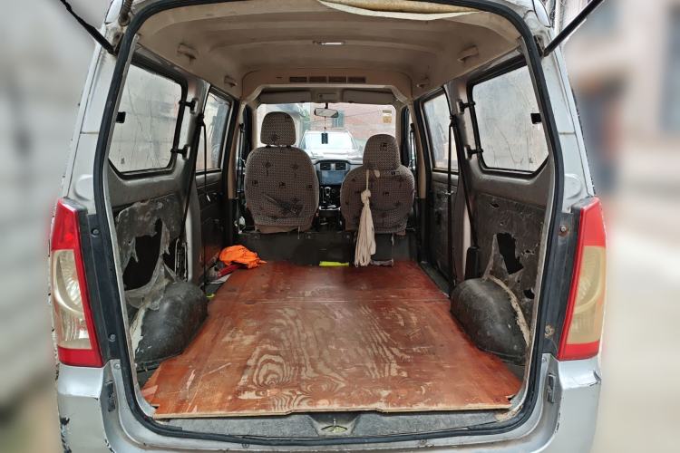 Used Wuling Rongguang 2014 1.2L S Base Model Trunk