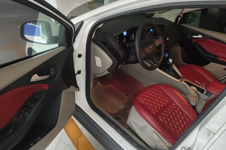 Used Ford Focus 2015 Sedan 1.6L Automatic Comfort Model
